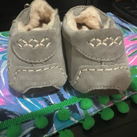 UGG Ansley women’s grey slipper size 6 - Picture 2 of 7